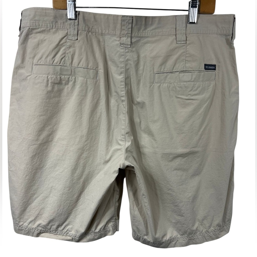 Columbia GRT Shorts Men 38 Olive Gear For Rugged Trekking And Travel